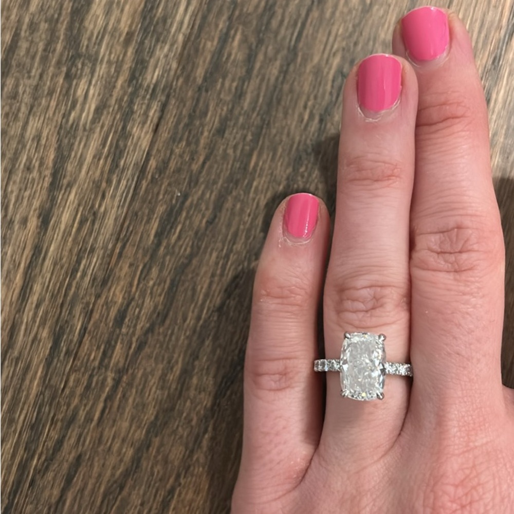 IGL certified lab diamond cushion cut stone 4.04 ct E/VVS2